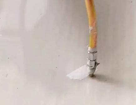沛县瓷砖空鼓维修公司专业解答在瓷砖铺贴过程中，如果使用的砂料过粗（如全部使用了粗砂），可能会导致以下问题